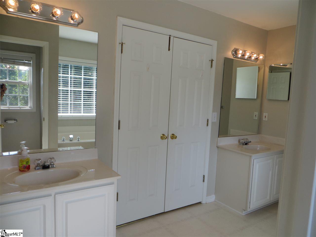 208 Ackerman Court Greenville, SC 29607 - Photo 17 of 33 Gallery Image 17