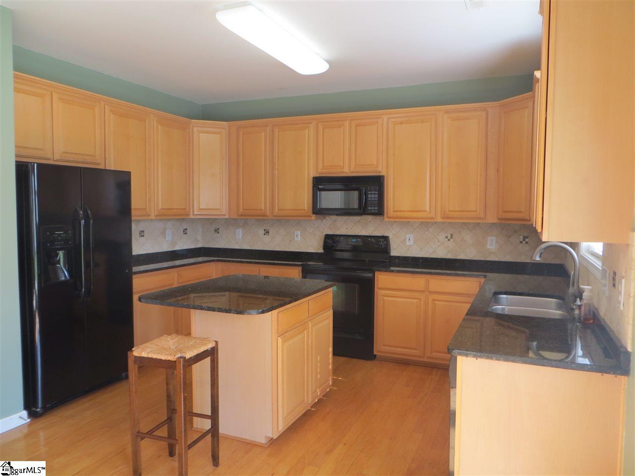 208 Ackerman Court Greenville, SC 29607 - Photo 4 of 33 Gallery Image 4