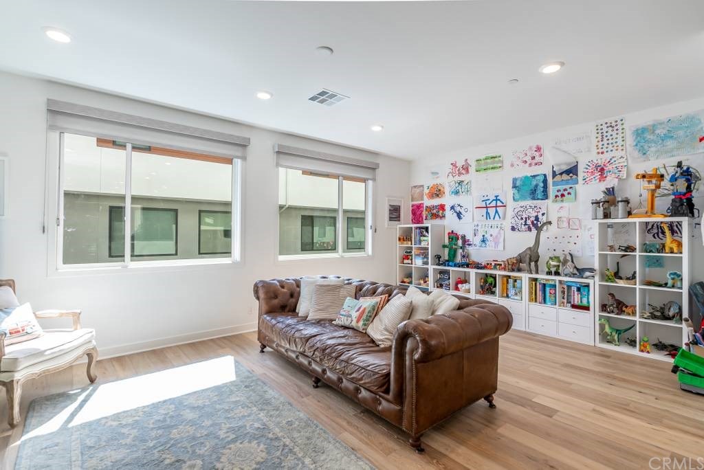 333 Lodestar Tustin, CA 92782 - Photo 15 of 50