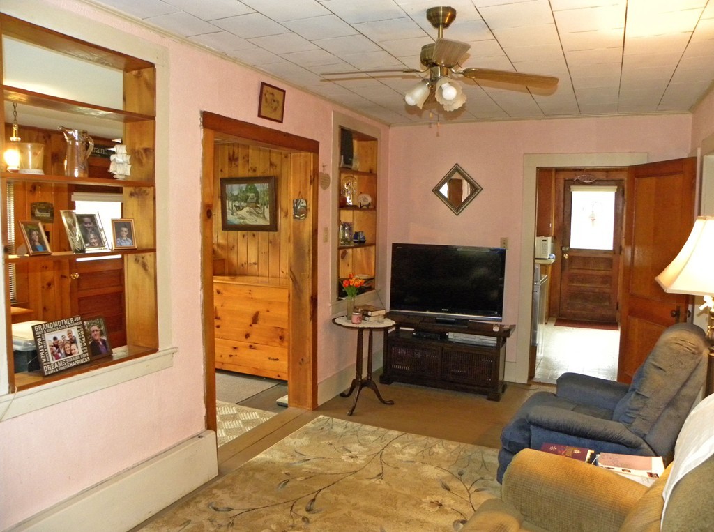 31 Thompson Road Colrain, MA 01340 - Photo 6 of 14