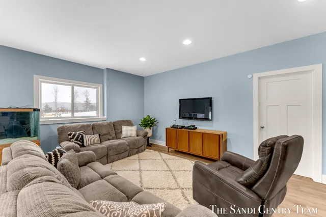 $1,499,999 | 16527 Lake Michigan Drive, Grand Haven, MI 49417