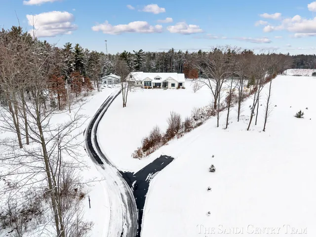 $1,499,999 | 16527 Lake Michigan Drive, Grand Haven, MI 49417