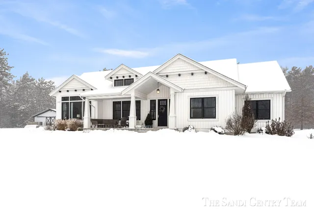 $1,499,999 | 16527 Lake Michigan Drive, Grand Haven, MI 49417