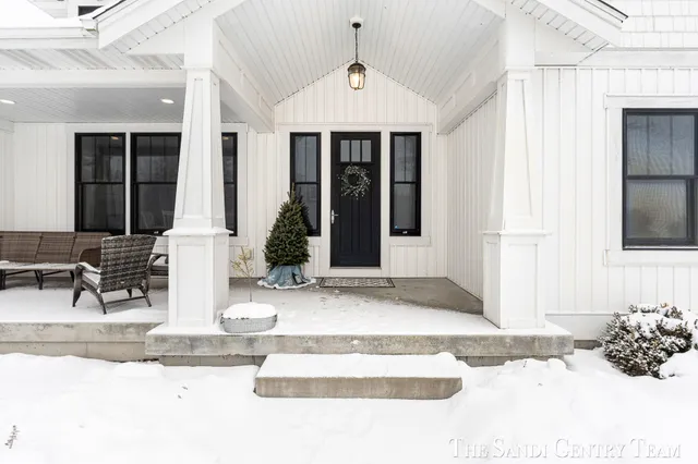 $1,499,999 | 16527 Lake Michigan Drive, Grand Haven, MI 49417