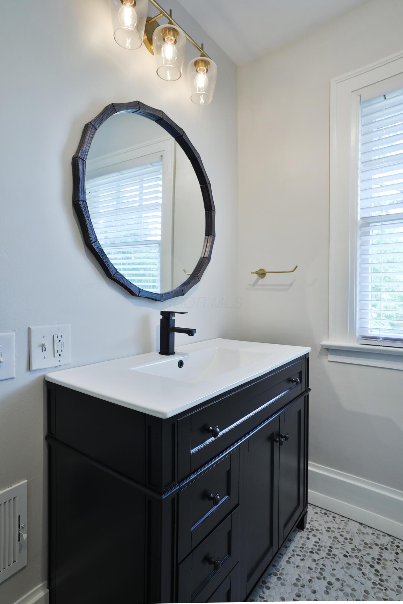 165 East Dunedin Road Columbus, OH 43214 - Photo 37 of 64 165-E-Dunedin-40