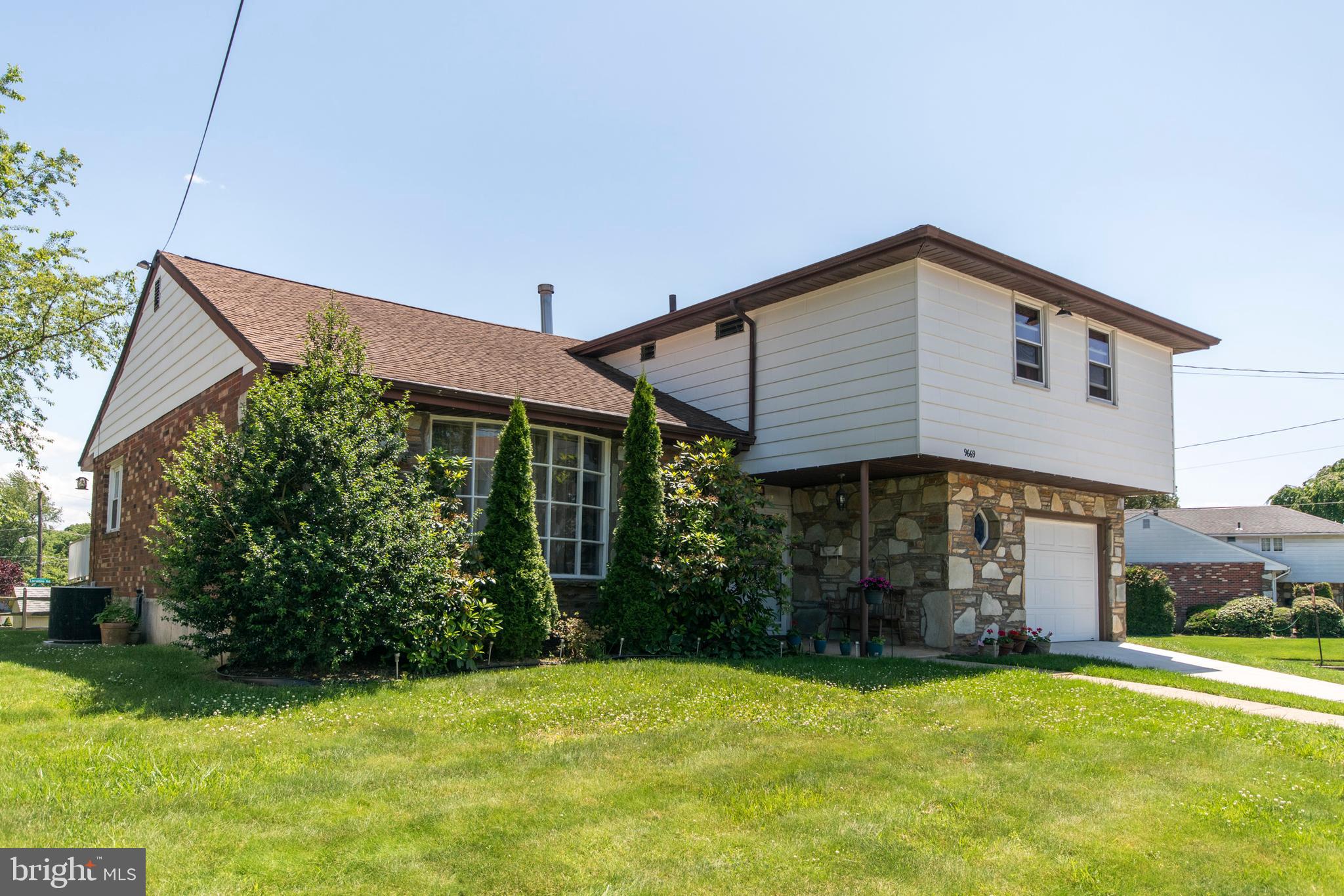 9669 Sandanne Road Philadelphia, PA 19115 - Photo 1 of 27