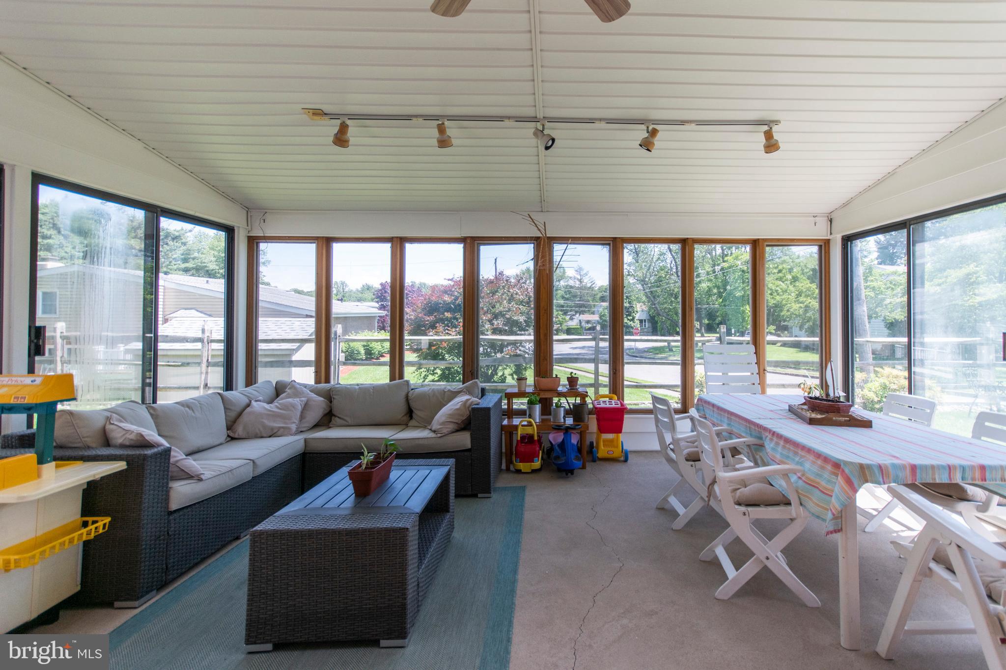 9669 Sandanne Road Philadelphia, PA 19115 - Photo 22 of 27 Enclosed sun porch