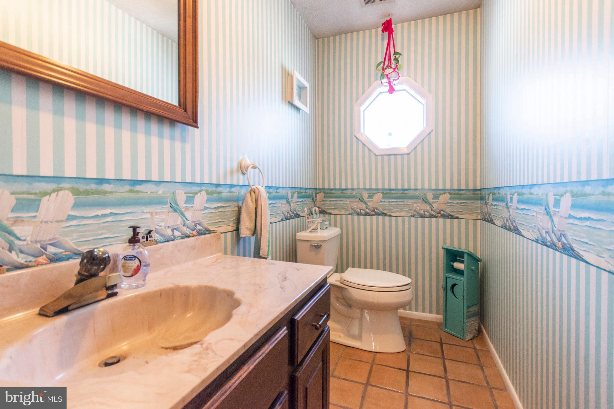 9669 Sandanne Road Philadelphia, PA 19115 - Photo 4 of 27 Powder room