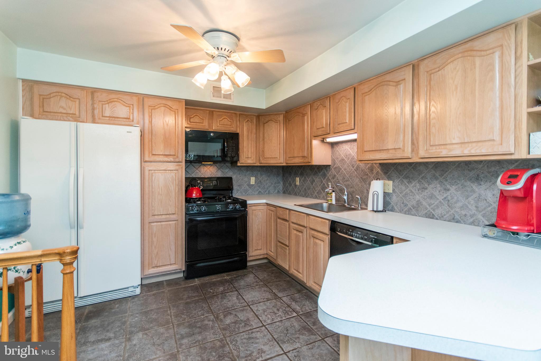 9669 Sandanne Road Philadelphia, PA 19115 - Photo 8 of 27 Kitchen