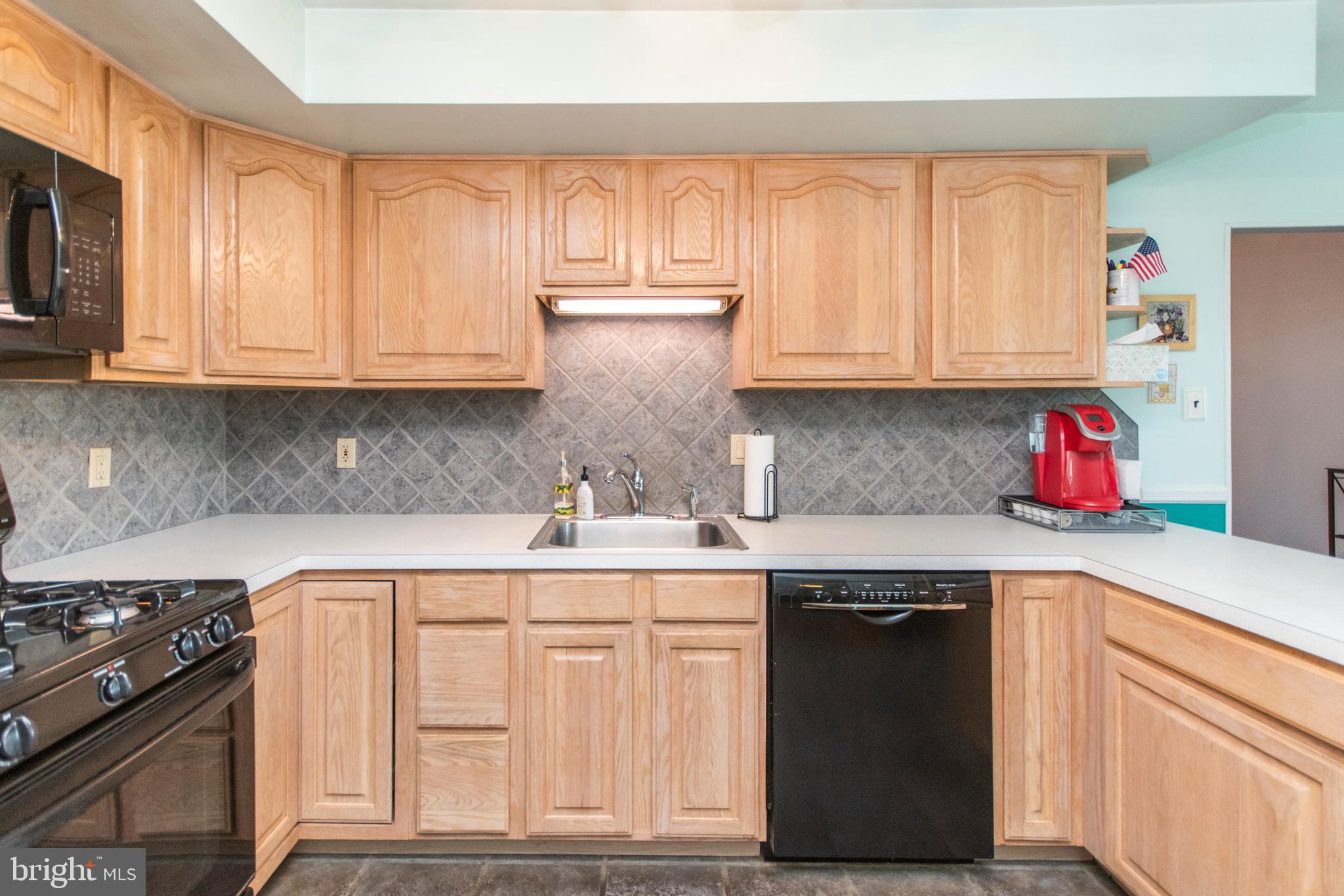 9669 Sandanne Road Philadelphia, PA 19115 - Photo 10 of 27 Kitchen
