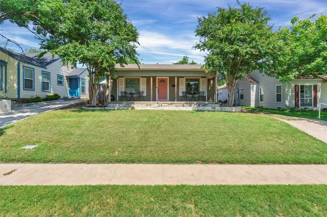$485,000 | 3816 Collinwood Avenue, Fort Worth, TX 76107