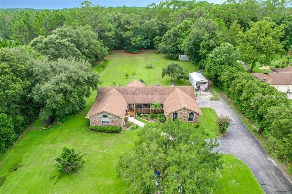 17444 E Road Umatilla, FL 32784 - Photo 2 of 42