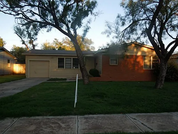 $2,200 | 709 Glenhaven Drive, Abilene, TX 79603