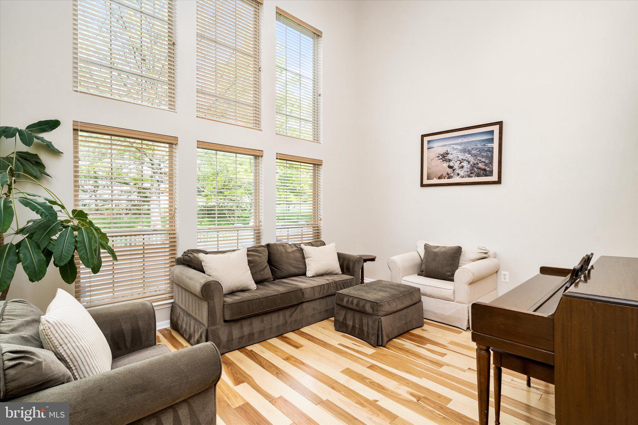 317 Watkins Road Pennington, NJ 08534 - Photo 4 of 26