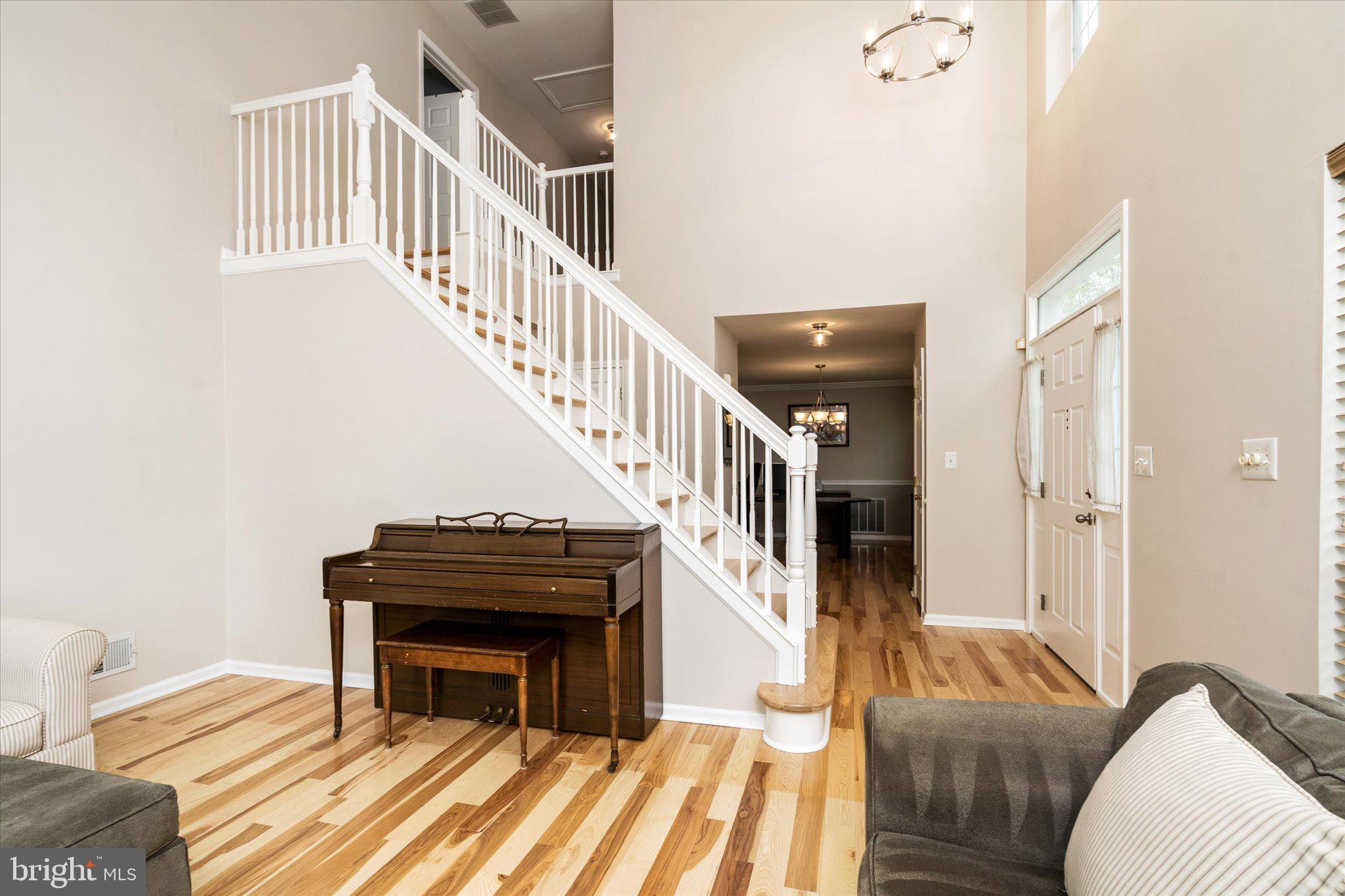 317 Watkins Road Pennington, NJ 08534 - Photo 5 of 26