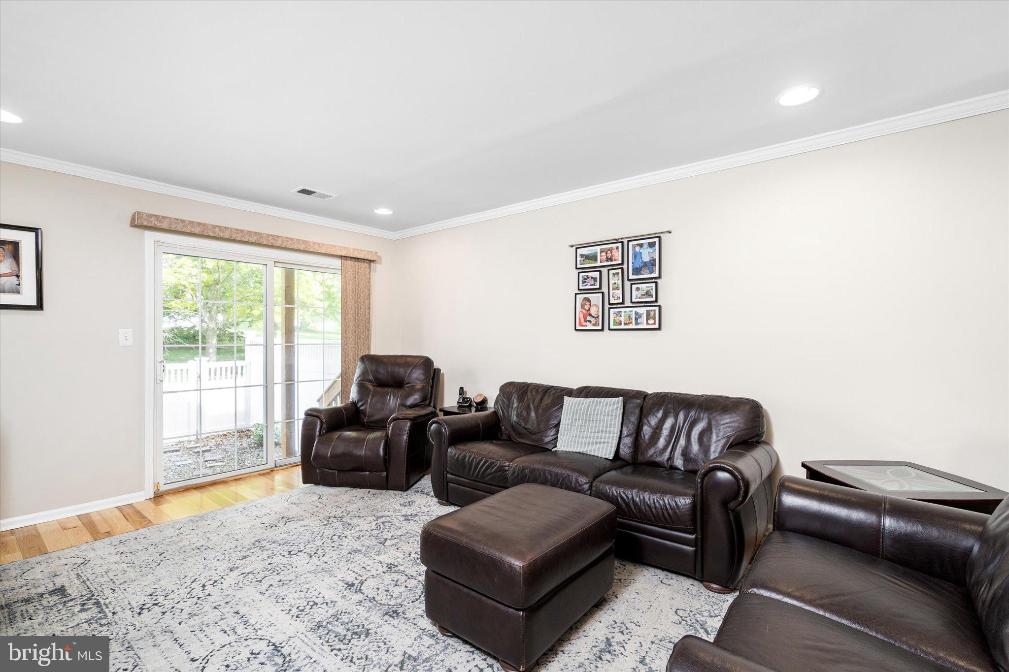 317 Watkins Road Pennington, NJ 08534 - Photo 8 of 26