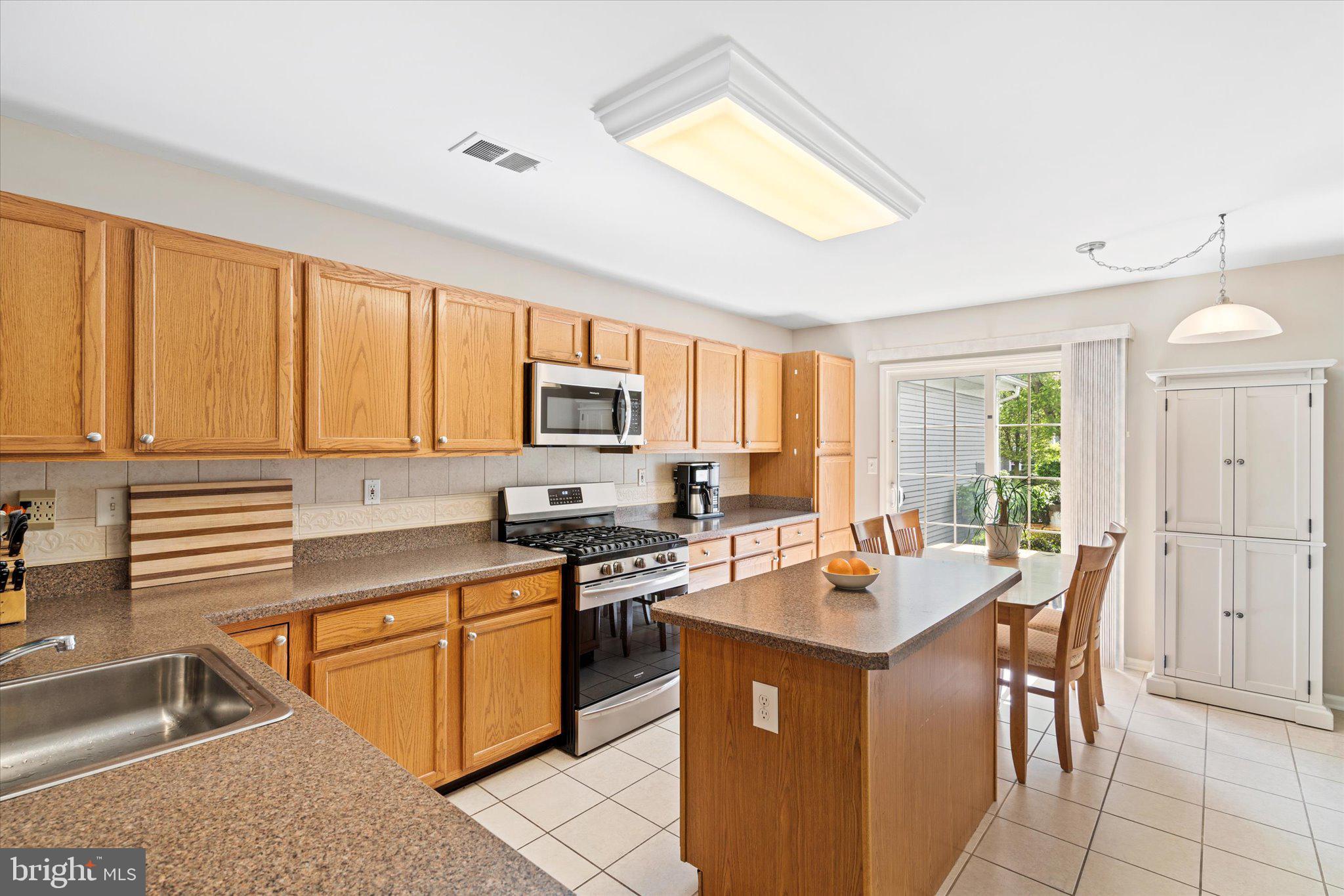 317 Watkins Road Pennington, NJ 08534 - Photo 10 of 26