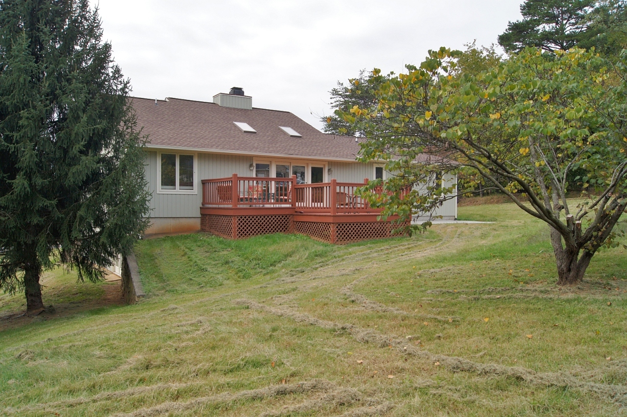 2336 East Ruritan Road Roanoke, VA 24012 - Photo 18 of 20 EXTERIOR