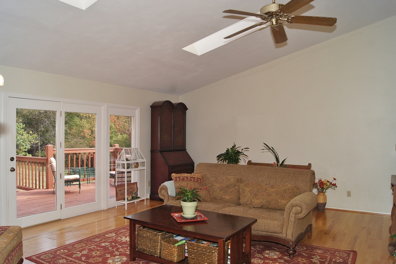 2336 East Ruritan Road Roanoke, VA 24012 - Photo 4 of 20 INTERIOR