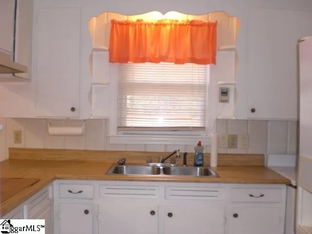 $389,900 | 1 Elizabeth Drive, Greenville, SC 29615