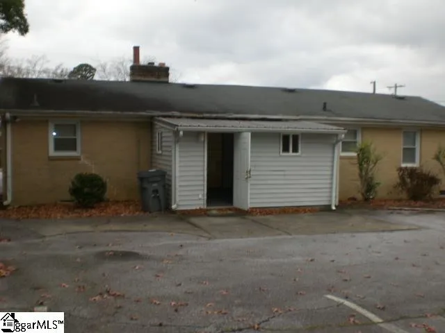 $389,900 | 1 Elizabeth Drive, Greenville, SC 29615