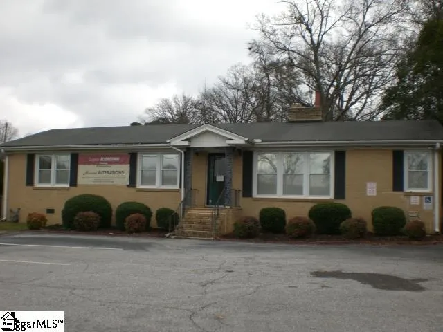 $389,900 | 1 Elizabeth Drive, Greenville, SC 29615