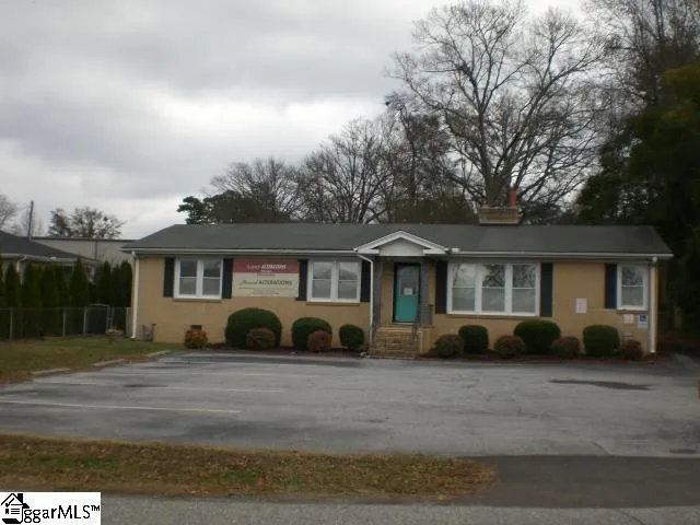 $389,900 | 1 Elizabeth Drive, Greenville, SC 29615