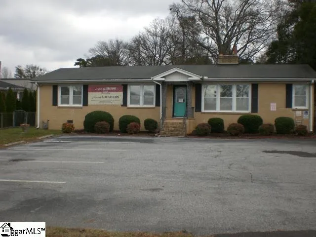 $389,900 | 1 Elizabeth Drive, Greenville, SC 29615