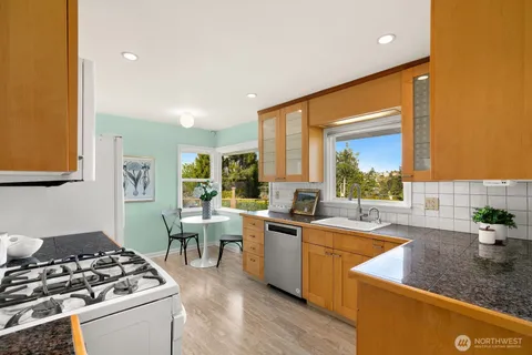 $1,449,000 | 2462 36th Avenue West, Seattle, WA 98199