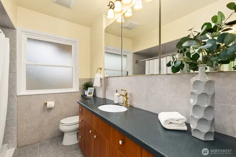 $1,449,000 | 2462 36th Avenue West, Seattle, WA 98199