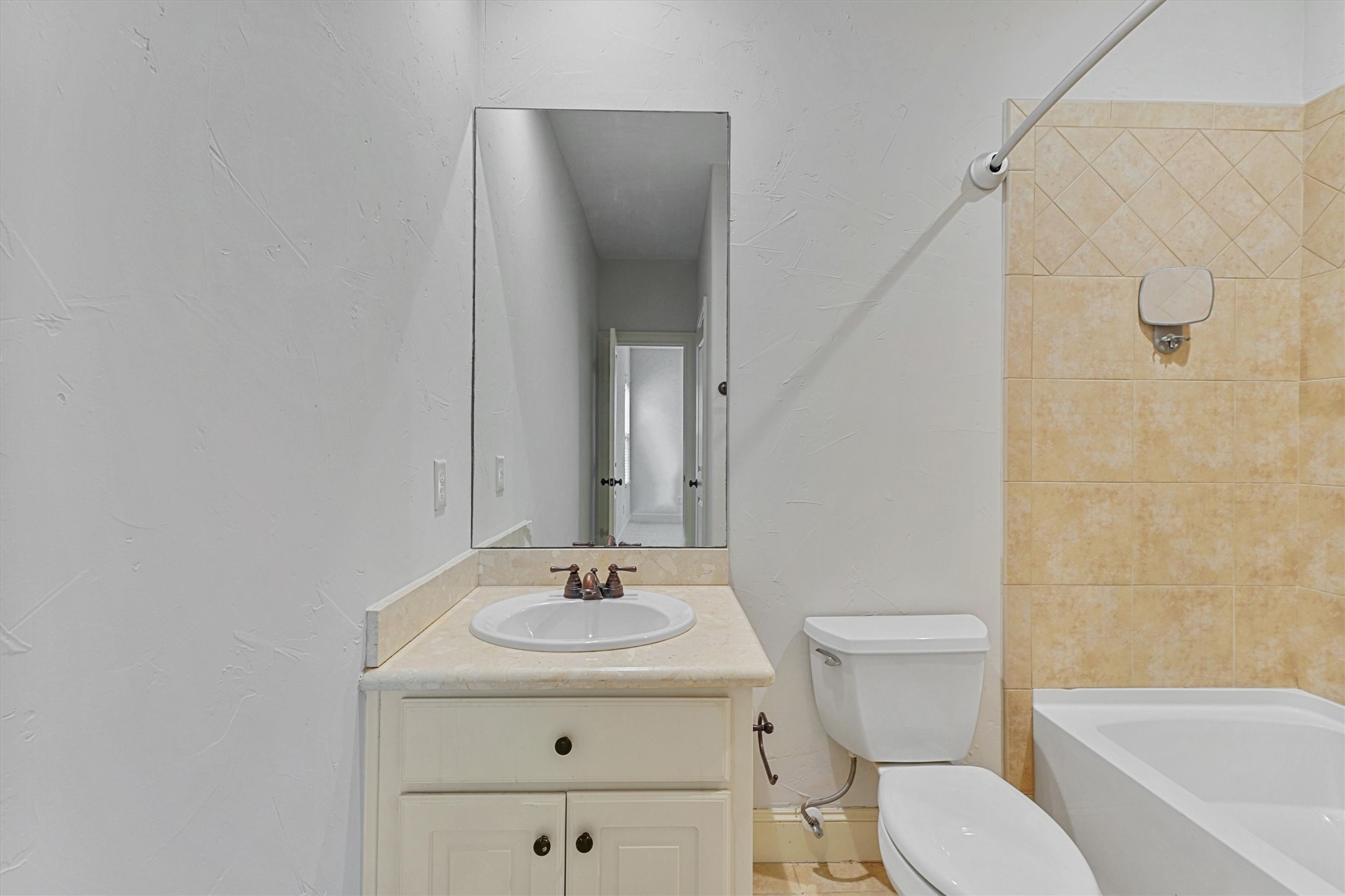 2418 Ralph Street, Unit A Houston, TX 77006 - Photo 9 of 18