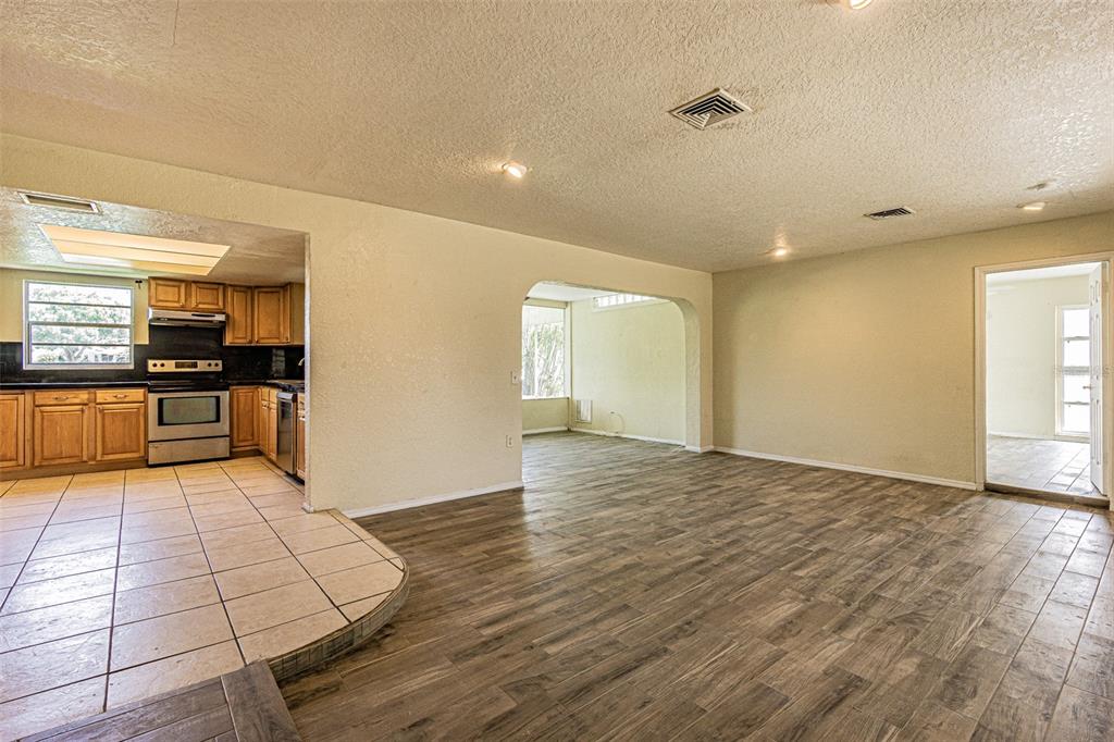 4149 Floramar Terrace New Port Richey, FL 34652 - Photo 10 of 32