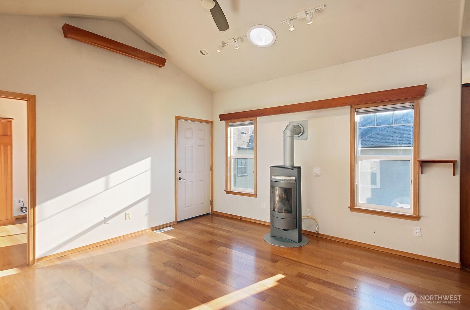 1752 Lee Court, Unit 5 Freeland, WA 98249 - Photo 13 of 38 an empty room with windows and closet