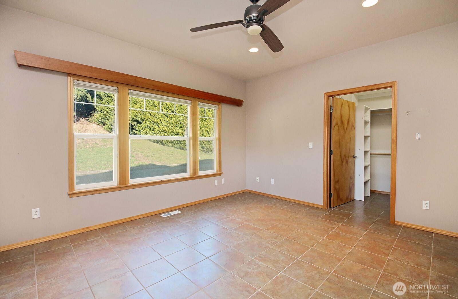 1752 Lee Court, Unit 5 Freeland, WA 98249 - Photo 26 of 38 a view of an empty room with a window