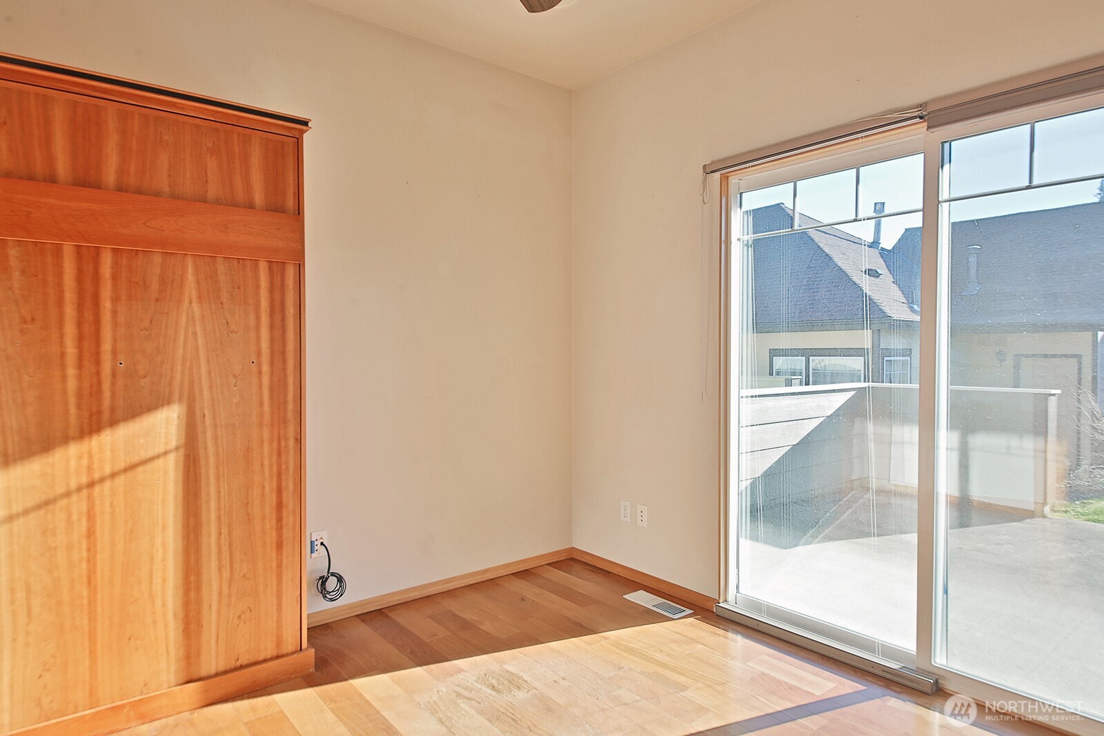 1752 Lee Court, Unit 5 Freeland, WA 98249 - Photo 32 of 38 a view of front door