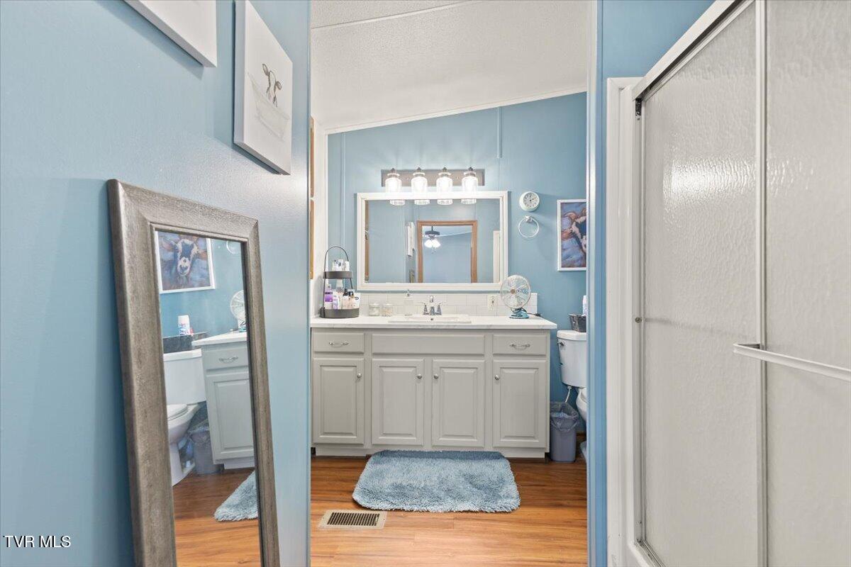 12207 Reedy Creek Road Bristol, VA 24202 - Photo 10 of 43 35-128A2671