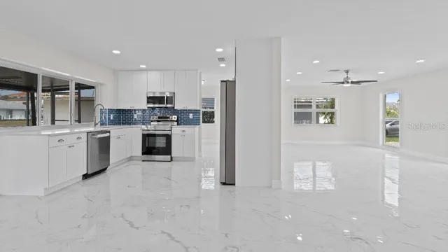 $637,000 | 1024 Spindle Palm Way, Apollo Beach, FL 33572