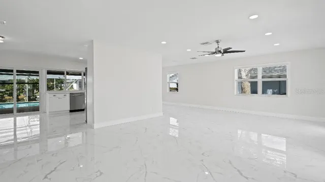 $637,000 | 1024 Spindle Palm Way, Apollo Beach, FL 33572