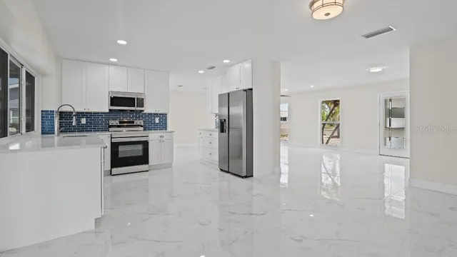 $637,000 | 1024 Spindle Palm Way, Apollo Beach, FL 33572