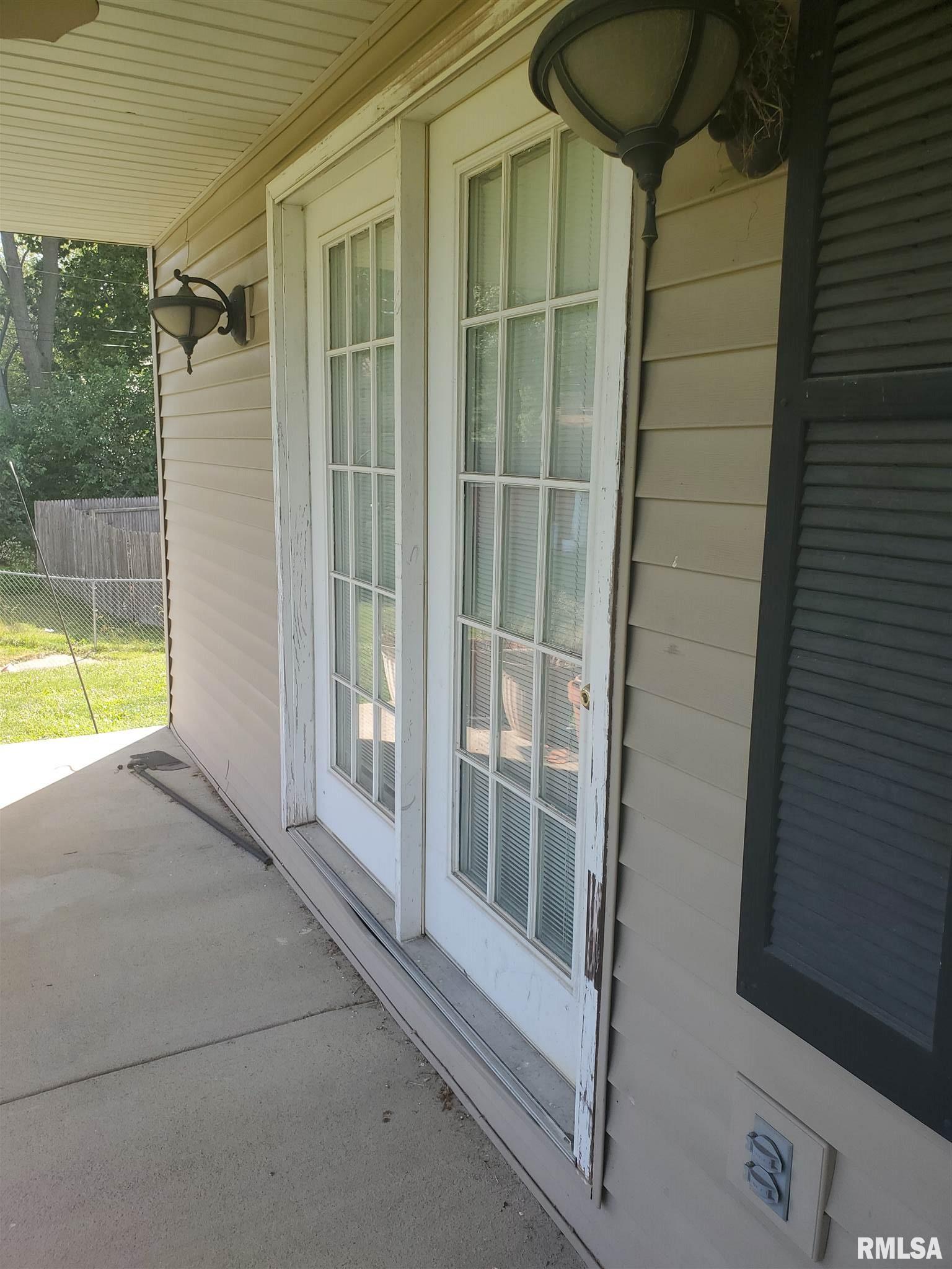 2732 Steiler Place Springfield, IL 62703 - Photo 3 of 29
