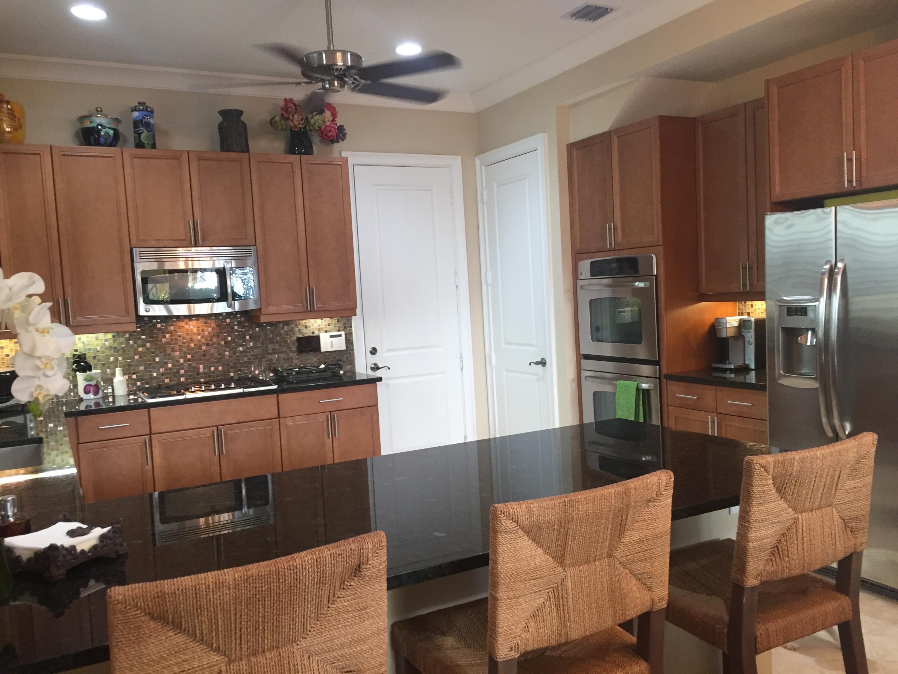 590 Northwest Crane Terrace Boca Raton, FL 33432 - Photo 4 of 43 kitchen