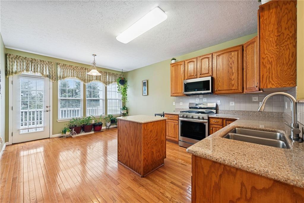 504 Azalea Lane Bridgeville, PA 15017 - Photo 11 of 34 Center island, Eat In Kitchen