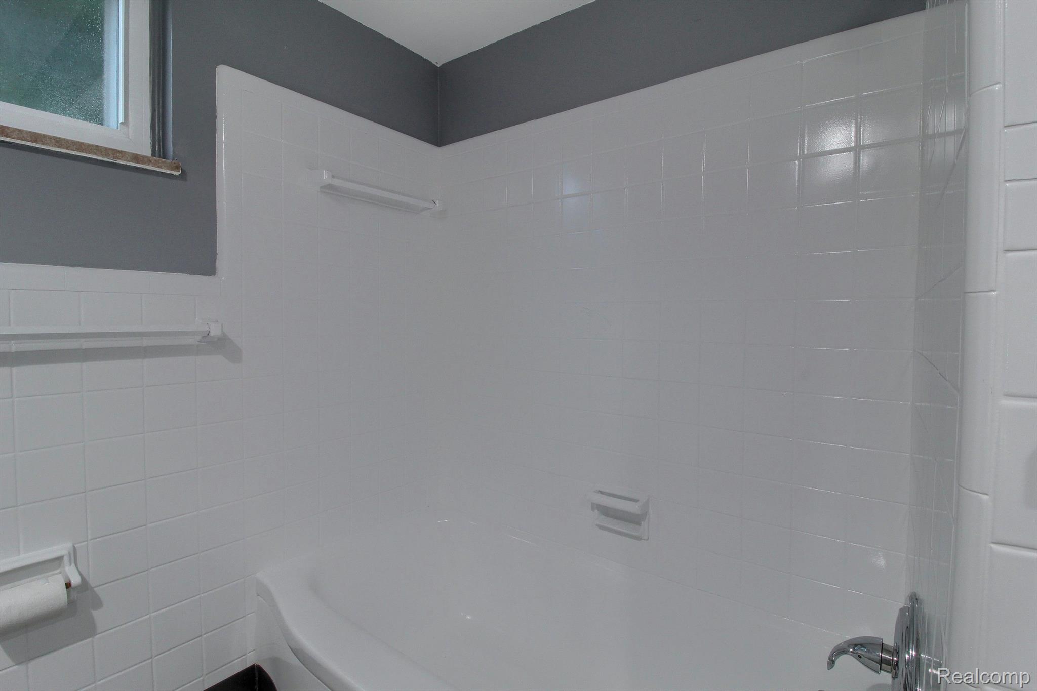 14043 Inkster Road Livonia, MI 48154 - Photo 17 of 25