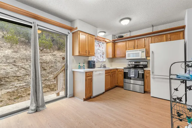 $1,200 | 21461 Coyote Trail, Unit 7, Lago Vista, TX 78645