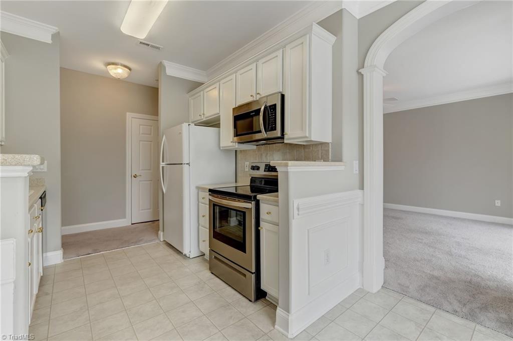 522 College Road, Unit 303 Greensboro, NC 27410 - Photo 17 of 43 Gallery Image 17