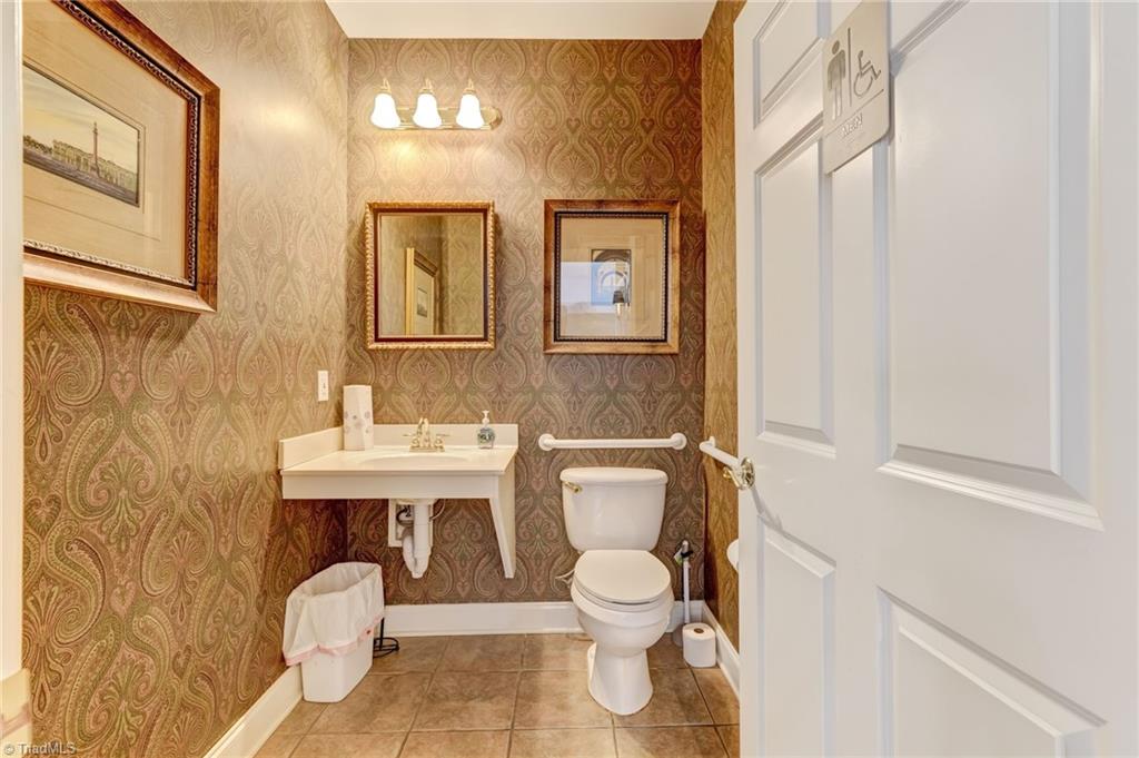 522 College Road, Unit 303 Greensboro, NC 27410 - Photo 38 of 43 Gallery Image 38