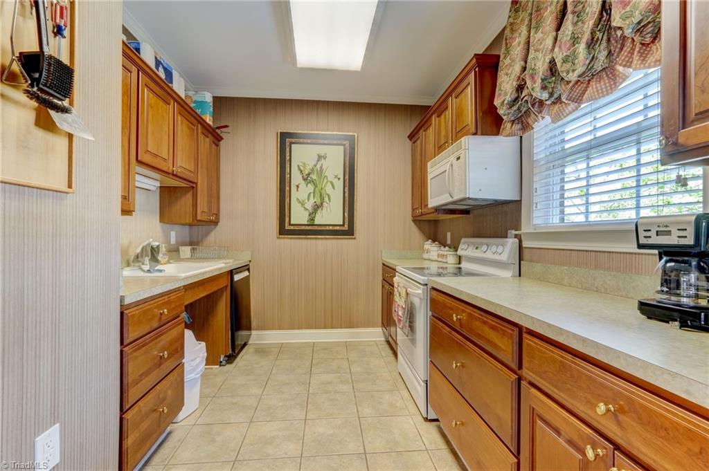 522 College Road, Unit 303 Greensboro, NC 27410 - Photo 39 of 43 Gallery Image 39
