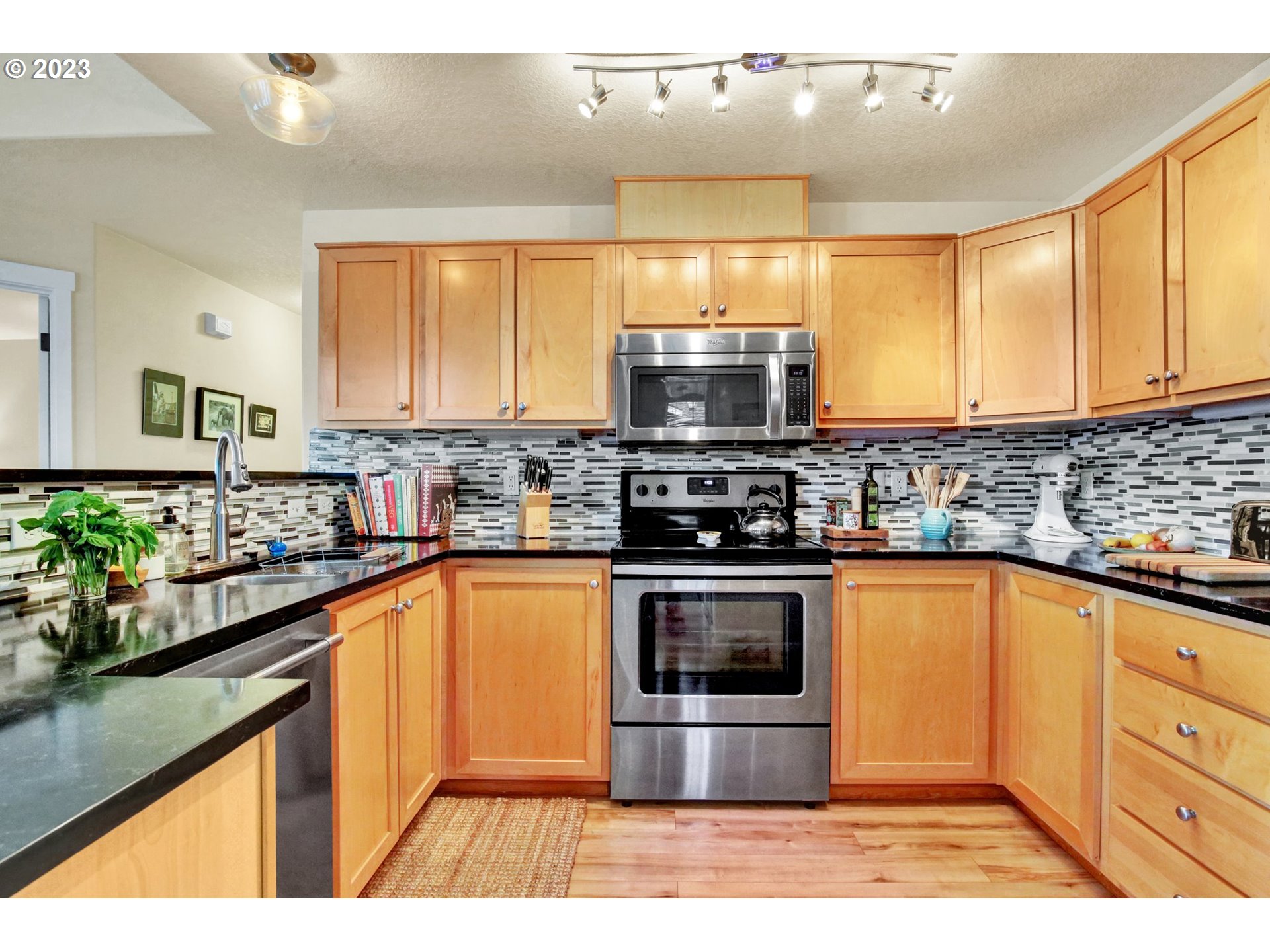 14735 Southwest Beard Road, Unit 201 Beaverton, OR 97007 - Photo 16 of 39 Gallery Image 16