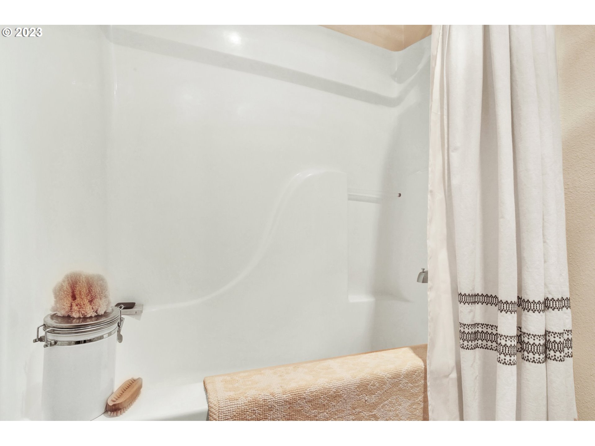 14735 Southwest Beard Road, Unit 201 Beaverton, OR 97007 - Photo 33 of 39 Gallery Image 33