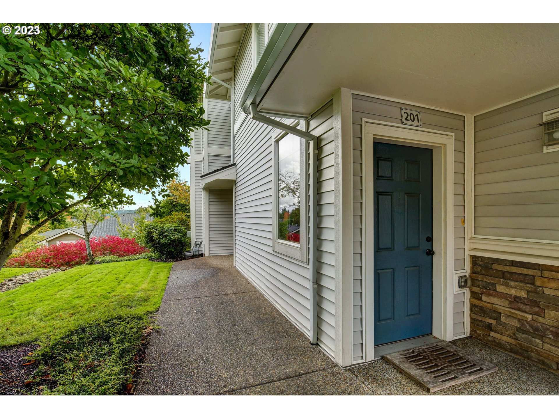 14735 Southwest Beard Road, Unit 201 Beaverton, OR 97007 - Photo 4 of 39 Gallery Image 4